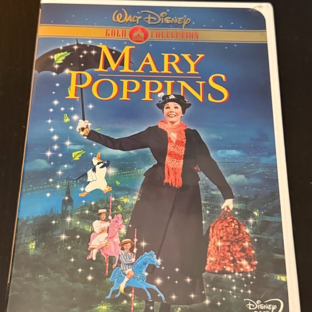 Mary Poppins DVD – Disney Gold Collection Starring Julie Andrews & Dick Van Dyke